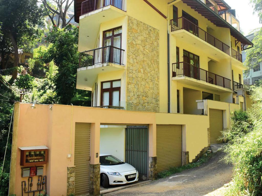 Aronka Homestay 캔디 외부 사진