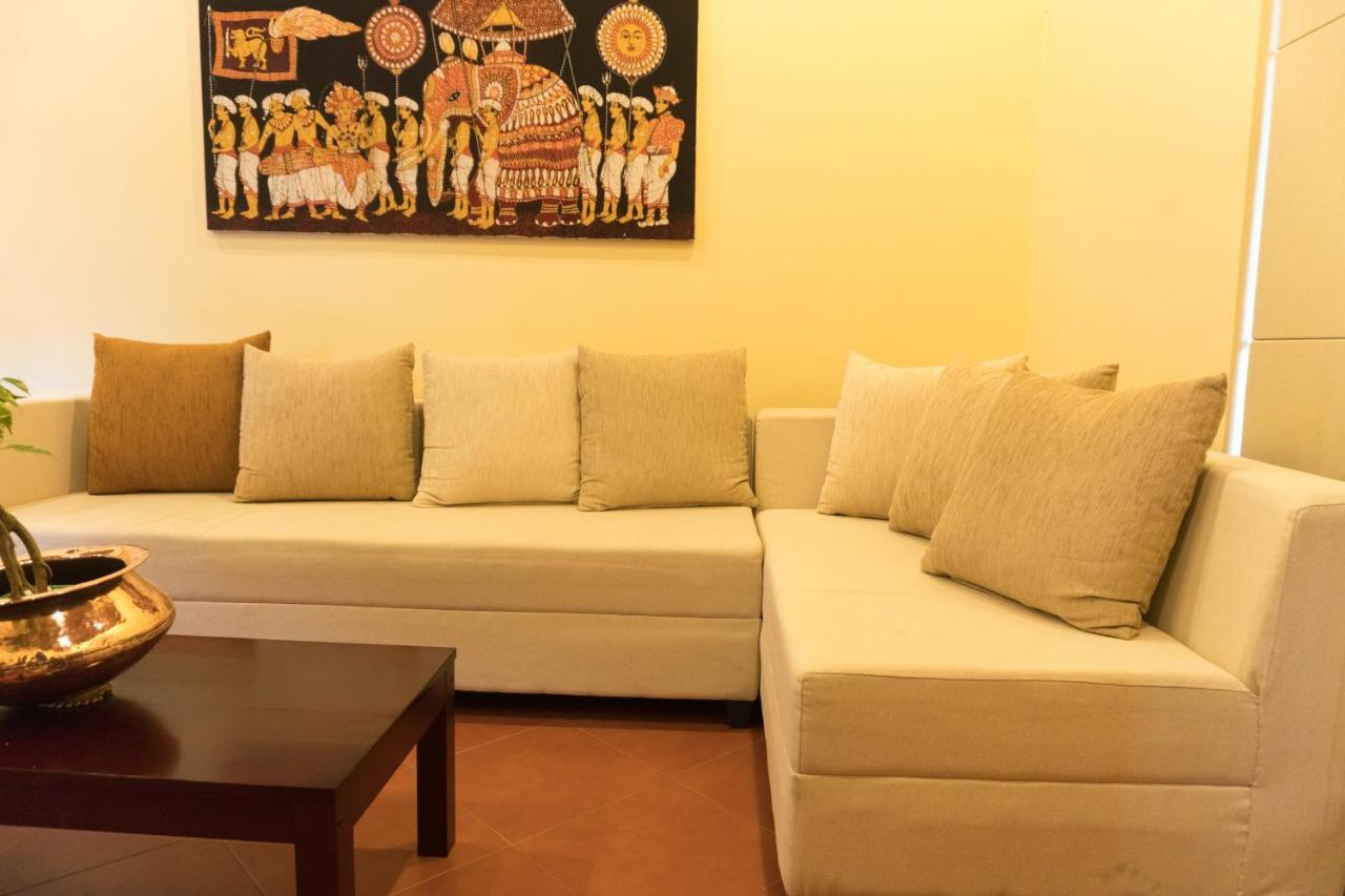 Aronka Homestay 캔디 외부 사진