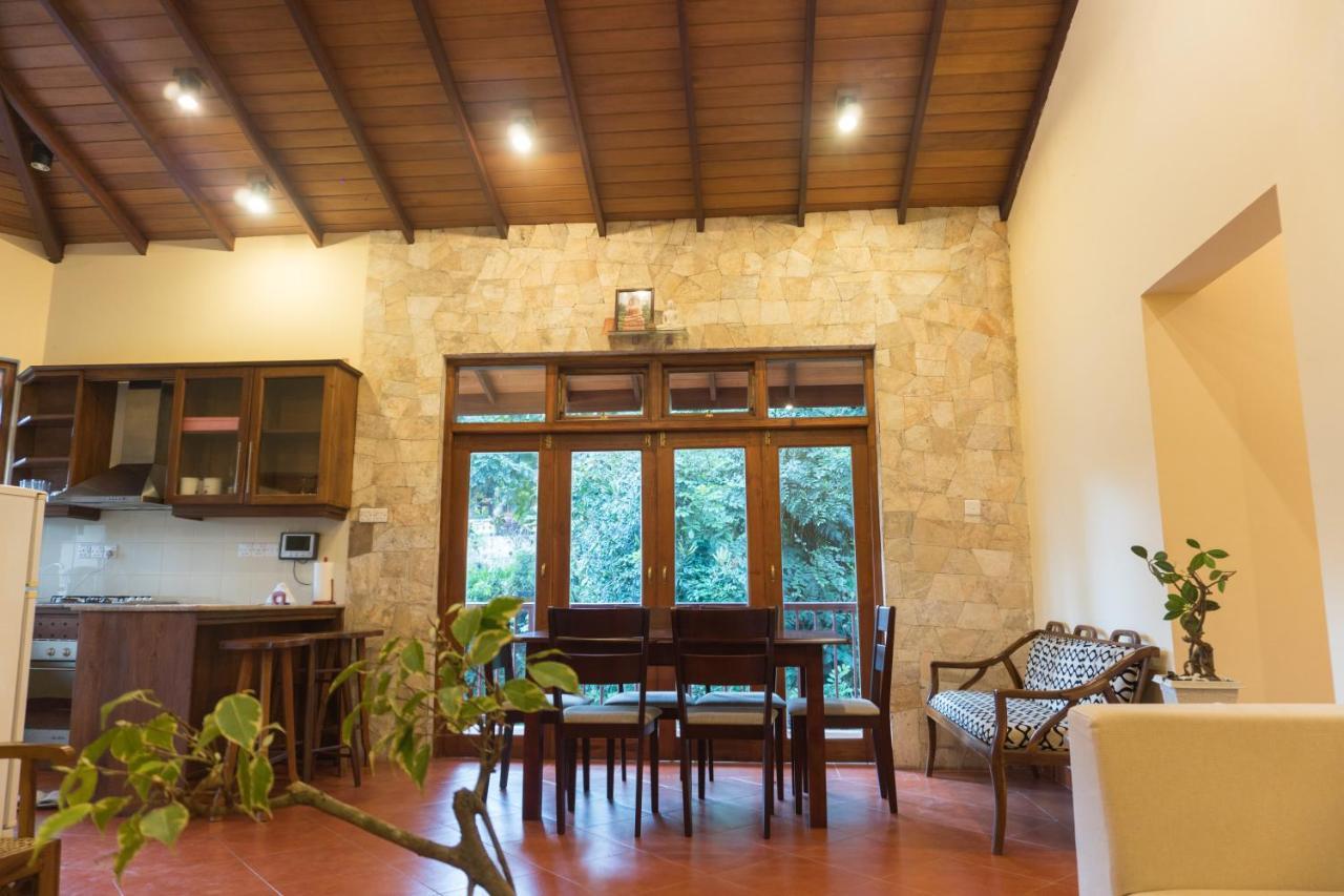 Aronka Homestay 캔디 외부 사진